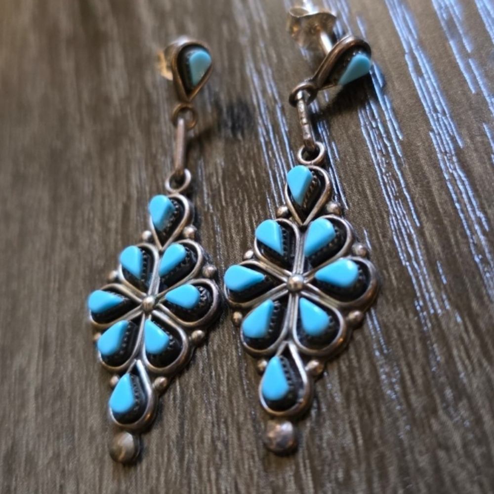 Native American 925 Silver Zuni Signed Turquoise Silver Floral Earrings - Picture 3 of 7